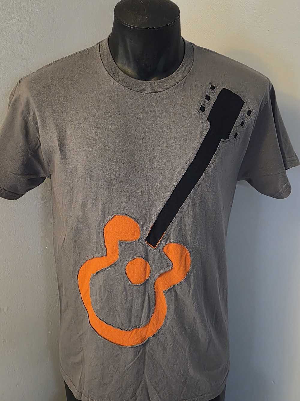 Vintage-Style Guitar Graphic T-Shirt Gray Orange Black Gildan Ultra Cotton.